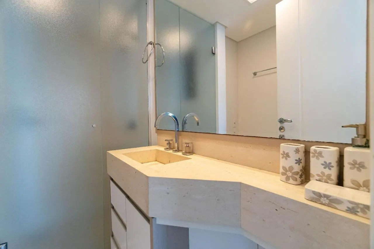Cobertura Alto Padrao Em Condo Com Piscina E Jacuzzi - Boulevard Bombinhas 0*,  Brazil